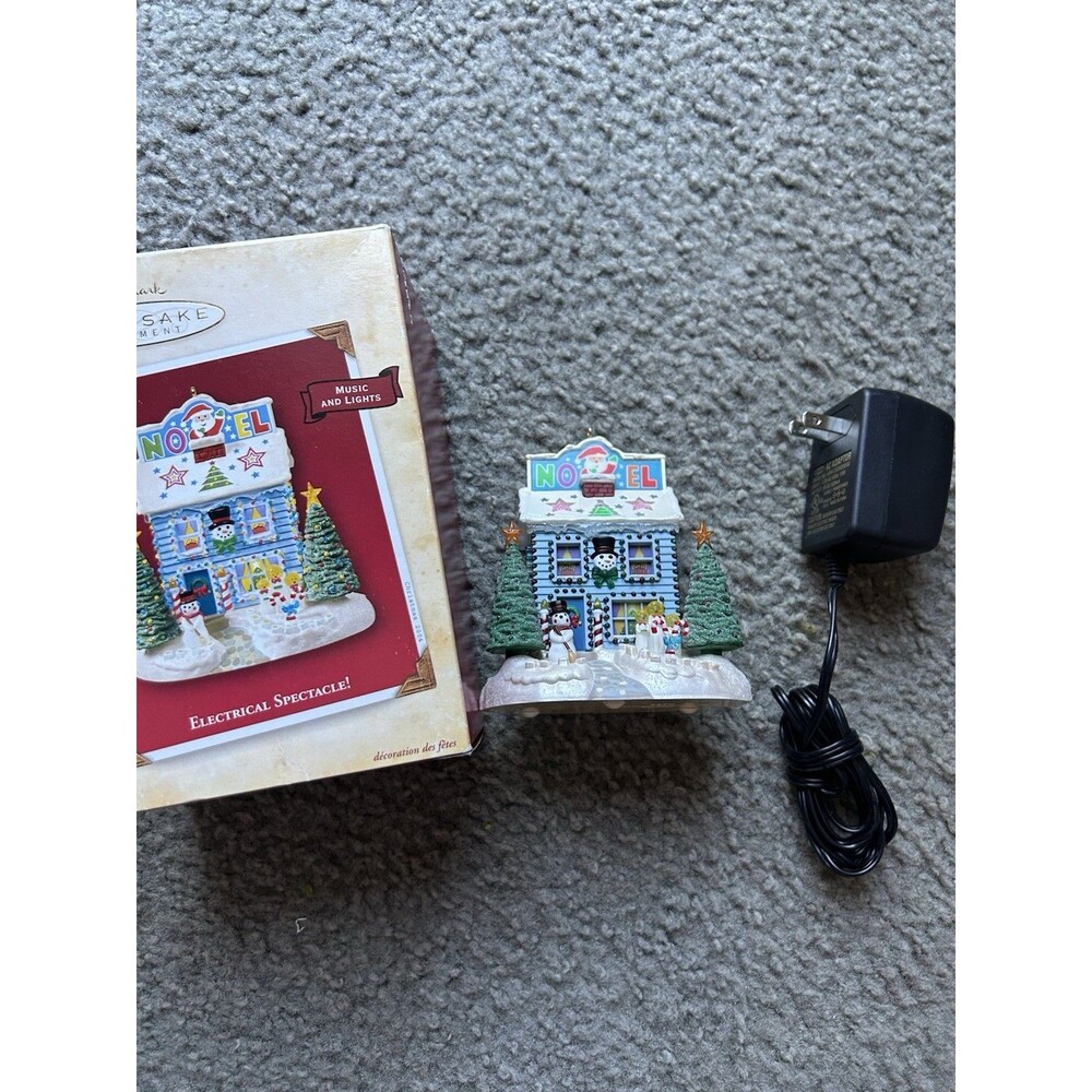 2004 Hallmark Keepsake Ornament ‘Electrical Spectacle’ Music & Lights Magic
